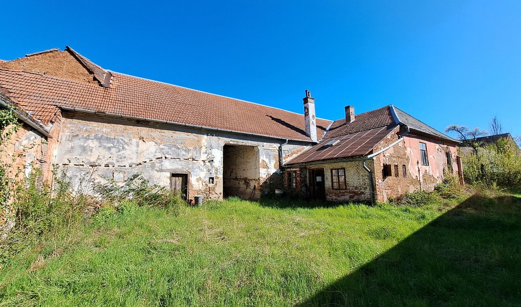Prodej domu 935 m² s pozemkem 1 413 m², Budeč – náhled fotky 5