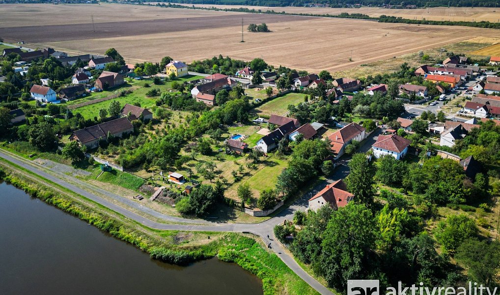 Prodej stavebního pozemku 1 690 m², Horní Počaply – náhled fotky 5