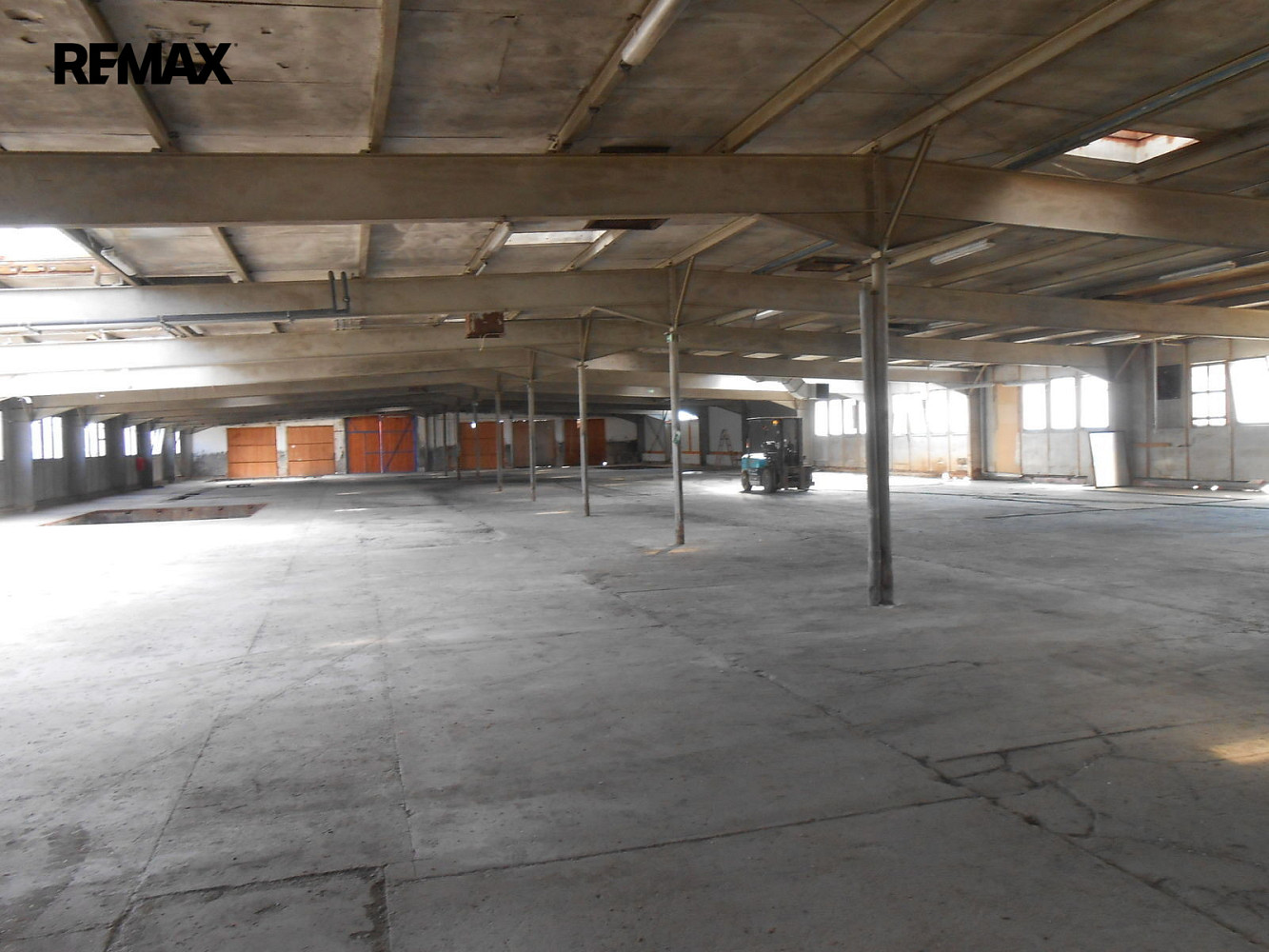 Pronájem výrobních prostor 2 100 m²