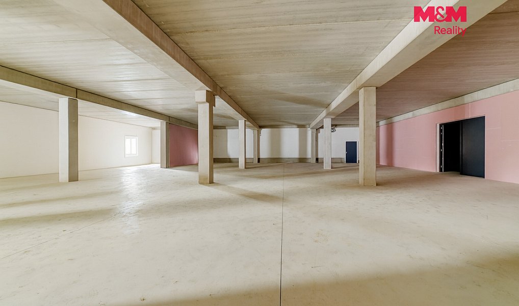Pronájem výrobních prostor 2 200 m², Cheb – náhled fotky 2