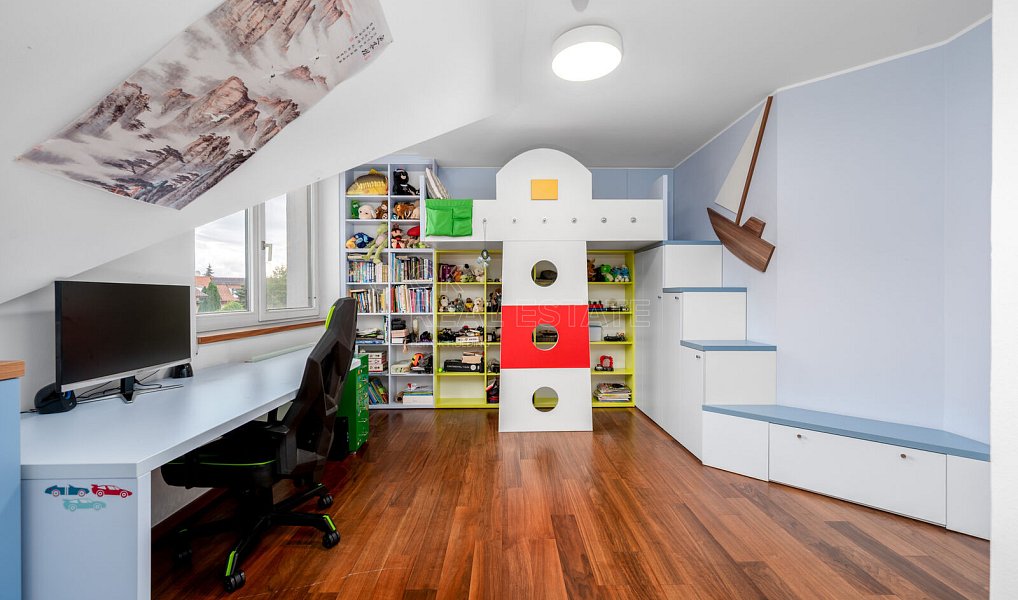 Prodej domu 546 m² s pozemkem 1 608 m², Zvole – náhled fotky 34