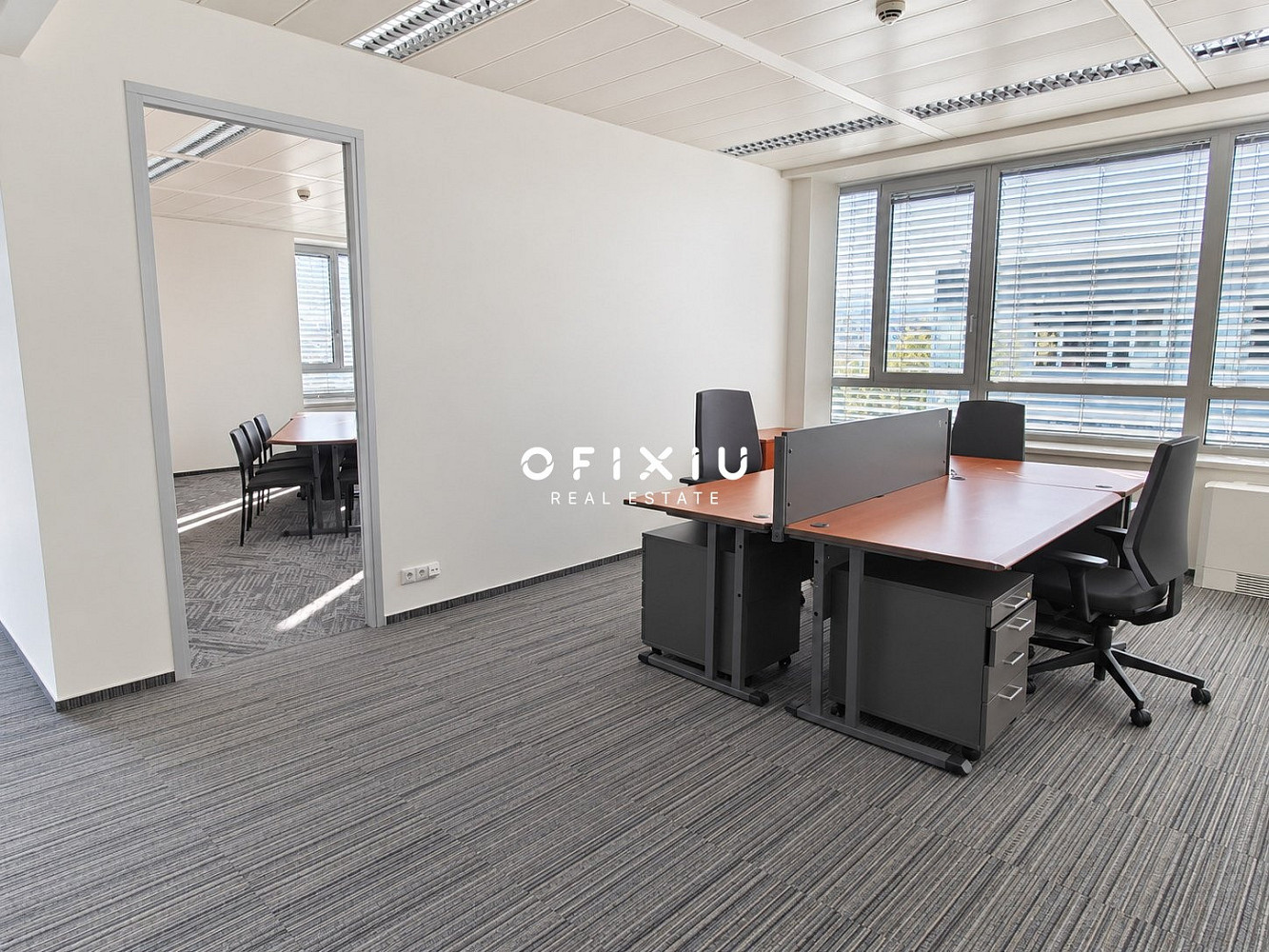 Pronájem kanceláře 460 m² – fotografie 2
