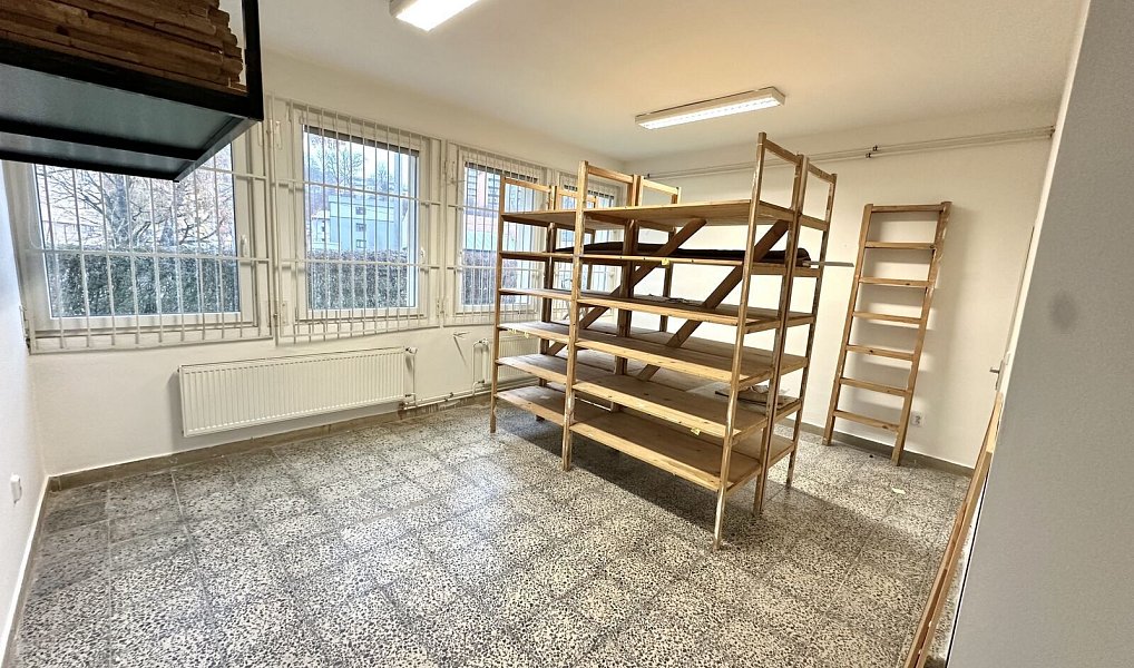Pronájem kanceláře 30 m², Vsetín – náhled fotky 2