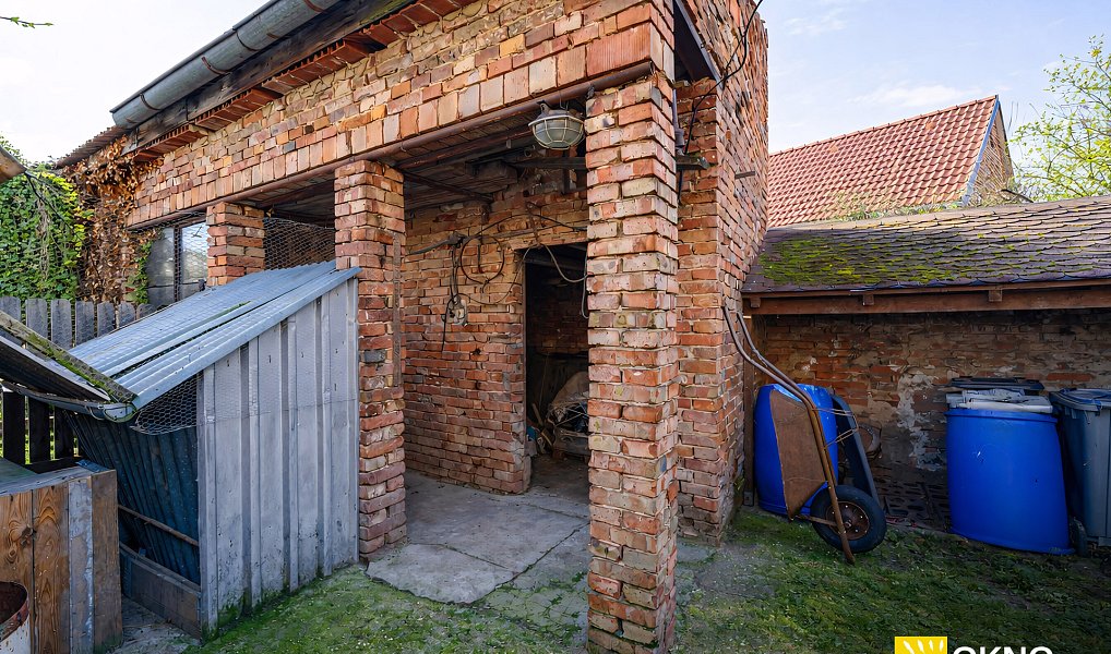 Prodej domu 284 m² s pozemkem 755 m², Hrušky – náhled fotky 18