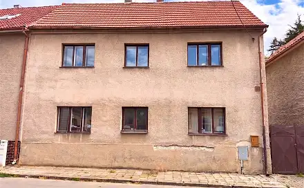 Prodej domu 118 m² s pozemkem 768 m², Nádražní, Klobuky, okres Kladno