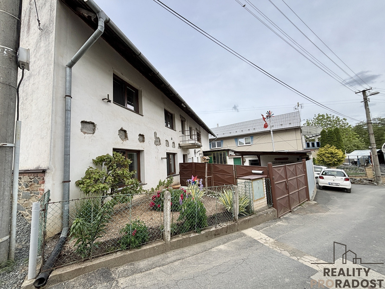Prodej domu 140 m² s pozemkem 294 m² - View 2