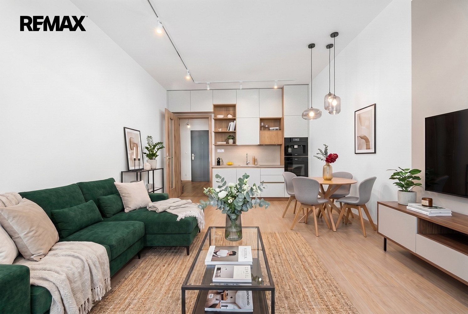 Prodej bytu 2+kk 47 m² – pohled 2