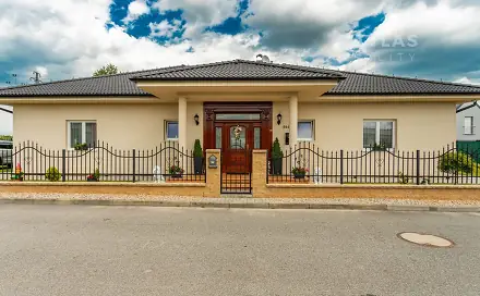 Prodej domu 233 m² s pozemkem 678 m², Na Lukách, Jindřichův Hradec - Radouňka