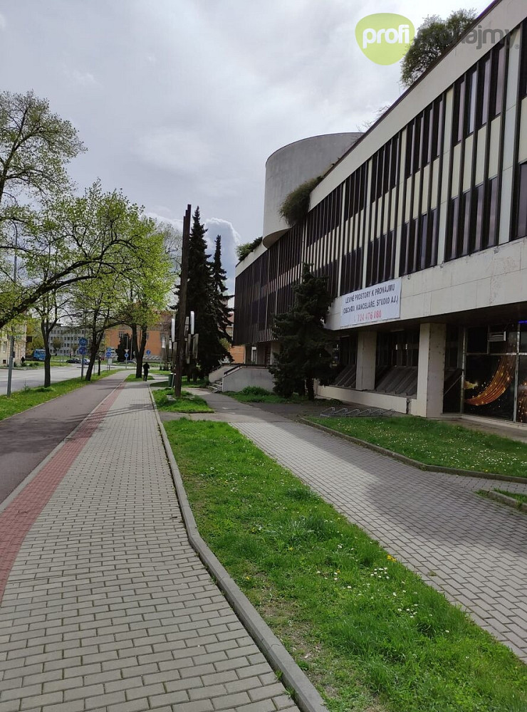 Pronájem kanceláře 144 m²