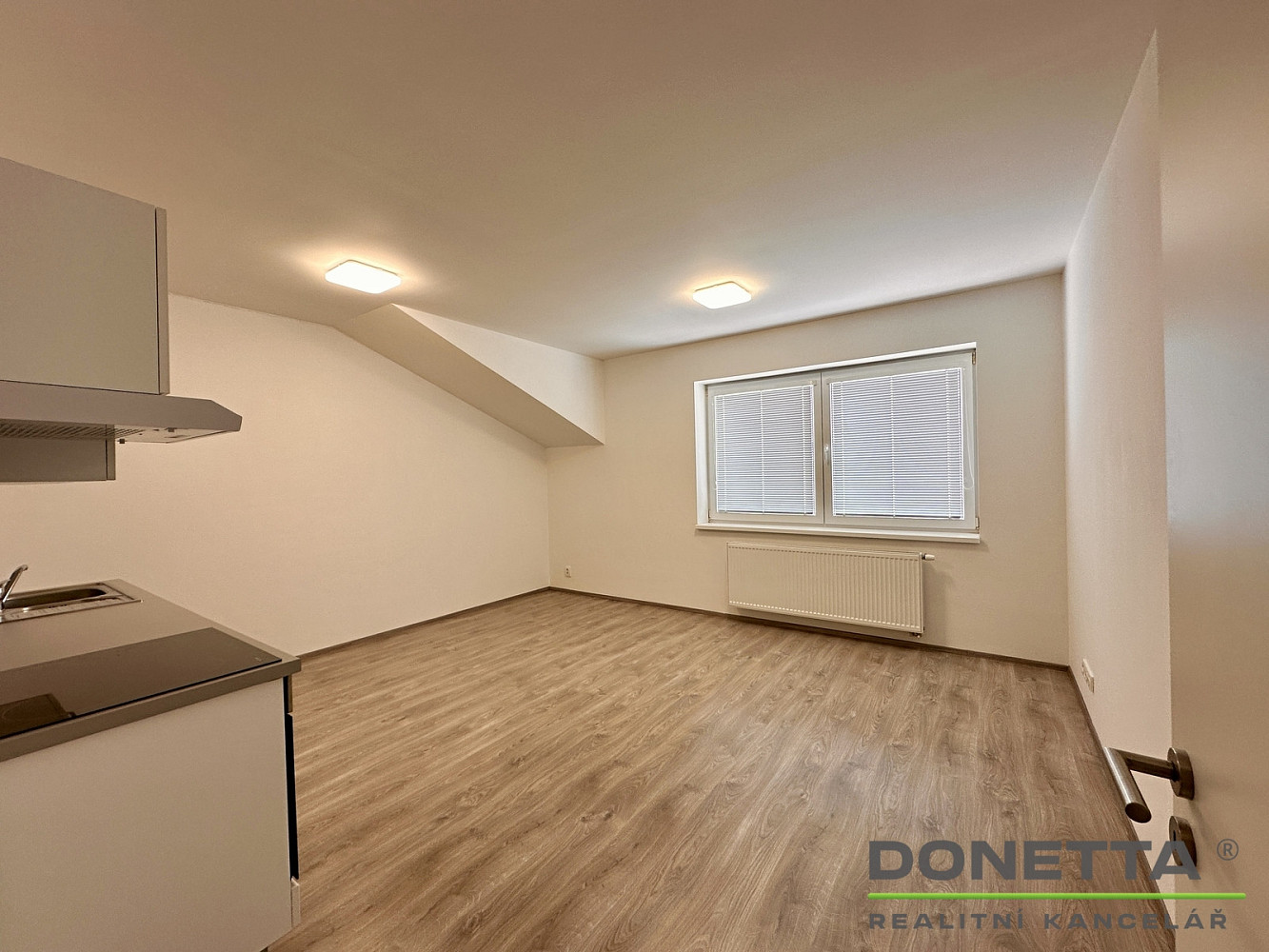 Pronájem bytu 1+kk 34 m² – pohled 3