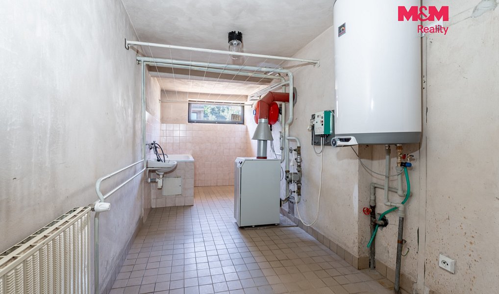 Prodej domu 180 m² s pozemkem 466 m², Chvaletice – náhled fotky 12