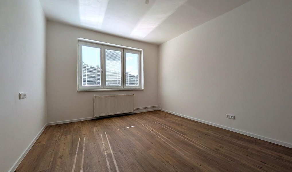 Pronájem bytu 3+1 86 m², Jarpice – náhled fotky 9