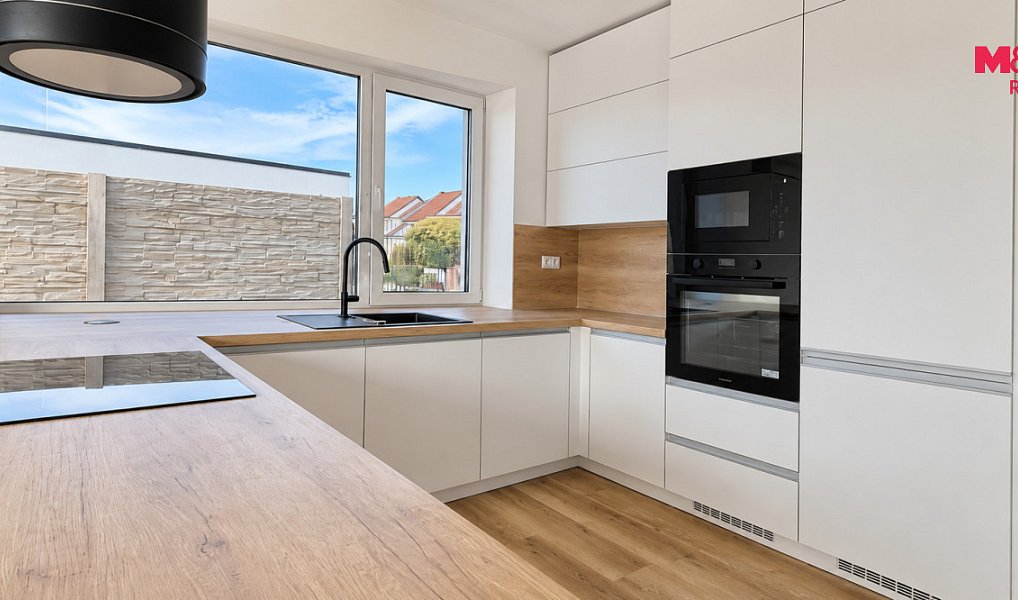 Pronájem domu 142 m² s pozemkem 468 m², Pardubice – náhled fotky 2