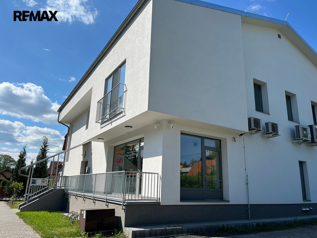 Pronájem obchodních prostor 192 m² – fotografie 3