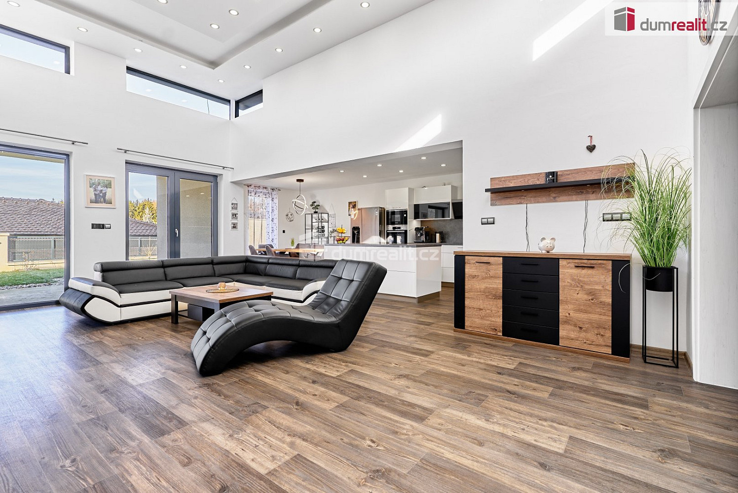 Prodej domu 136 m² s pozemkem 857 m² — photo 2