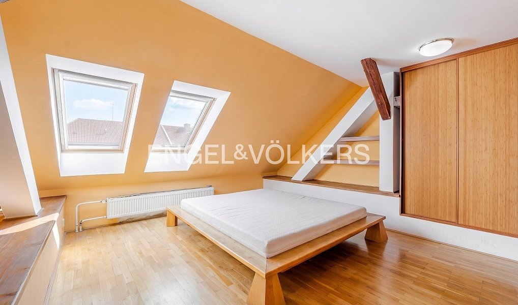 Prodej bytu 4+kk 135 m², Praha – náhled fotky 8