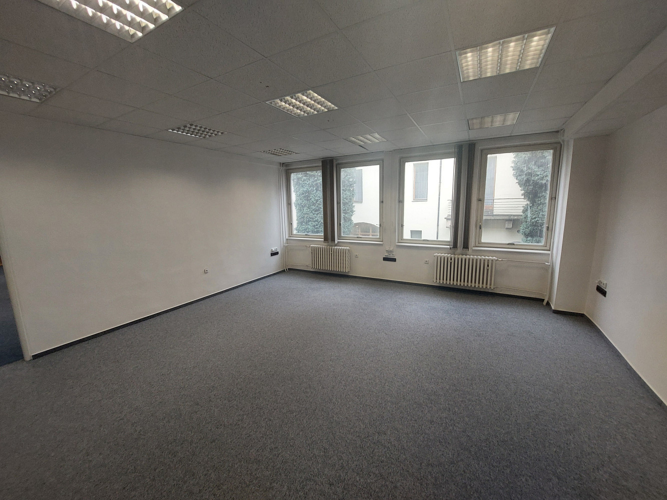 Pronájem kanceláře 20 m² – fotografie 2