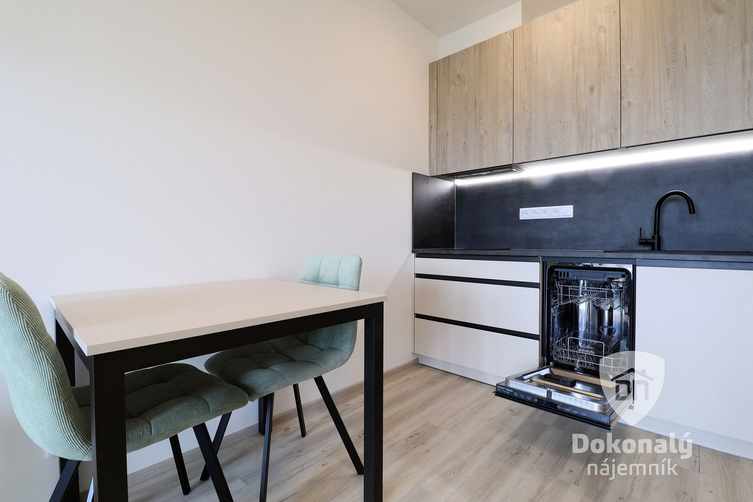 Pronájem bytu 1+kk 34 m² – fotografie 5
