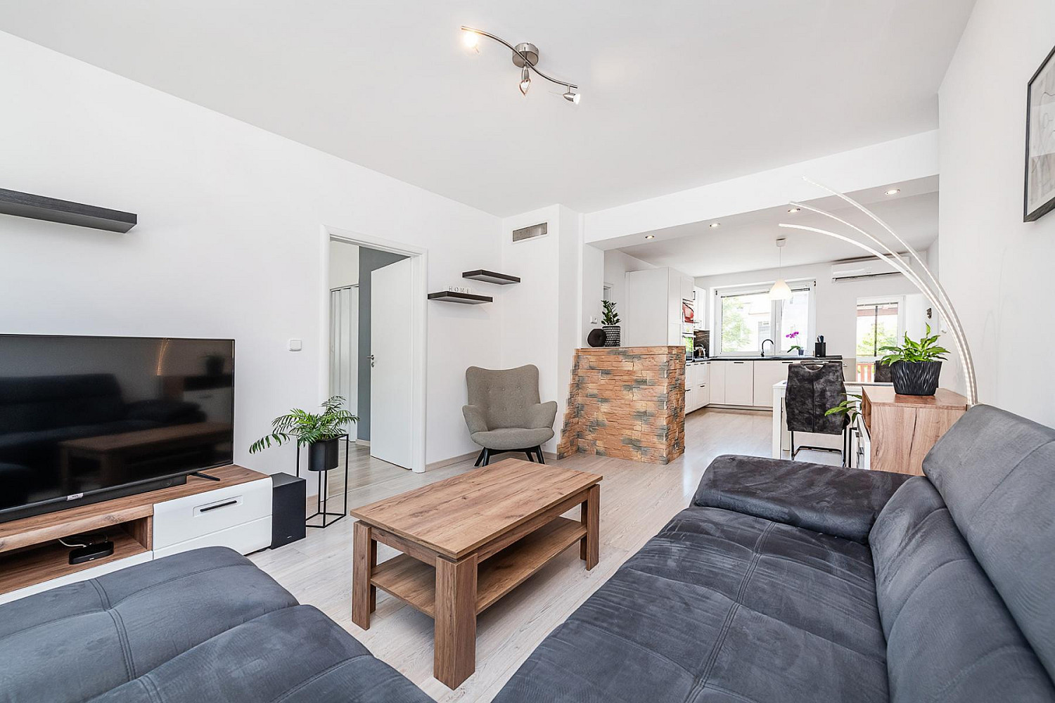 Prodej domu 210 m² s pozemkem 375 m² – fotografie 4