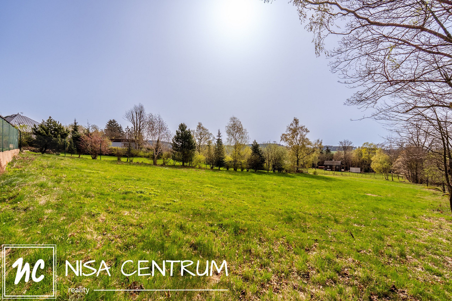 Prodej stavebního pozemku 2 075 m² – další