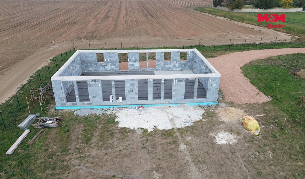 Prodej domu 140 m² s pozemkem 1 144 m², Opolany – náhled fotky 2