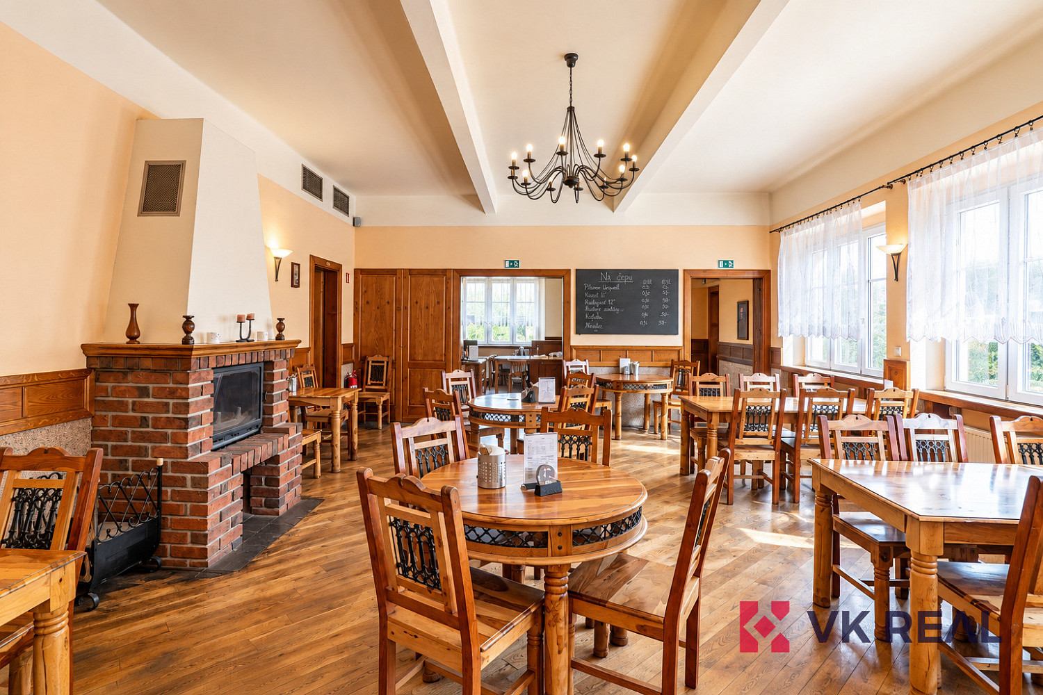 Prodej nájemního domu, činžáku 569 m² – fotografie 5