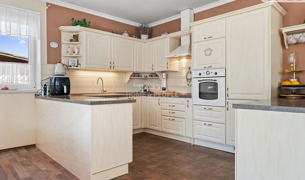 Prodej domu 172 m² s pozemkem 867 m², Břežany II – náhled fotky 9