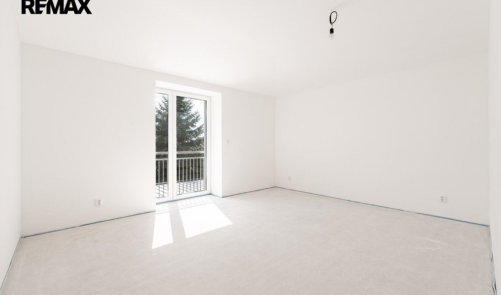 Prodej domu 329 m² s pozemkem 1 034 m², Sluhy – náhled fotky 8
