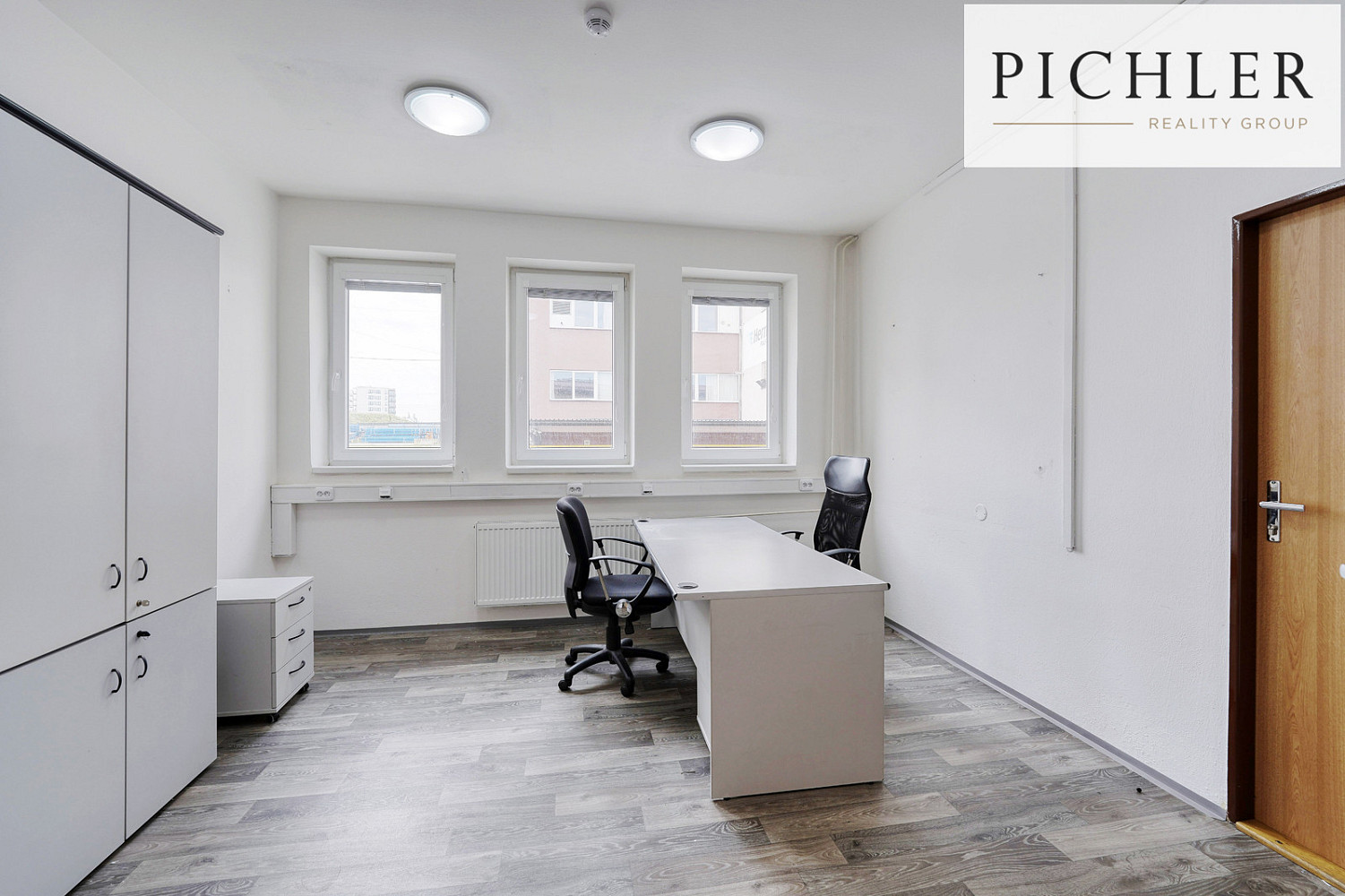 Pronájem kanceláře 255 m² — photo 4