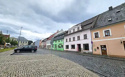 Pronájem obchodních prostor 150 m²