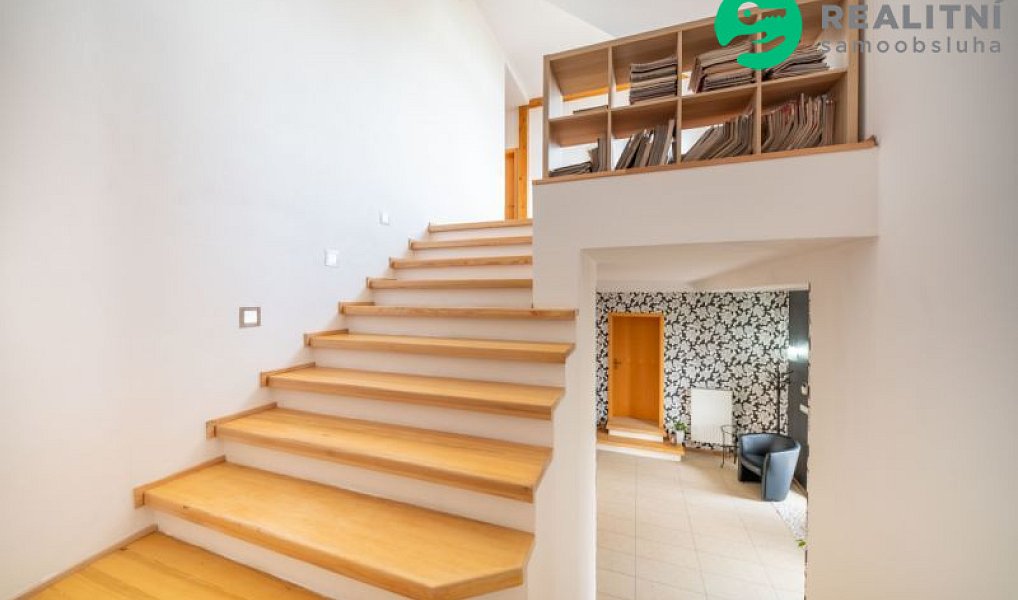 Prodej domu 257 m² s pozemkem 1 726 m², Tasovice – náhled fotky 16