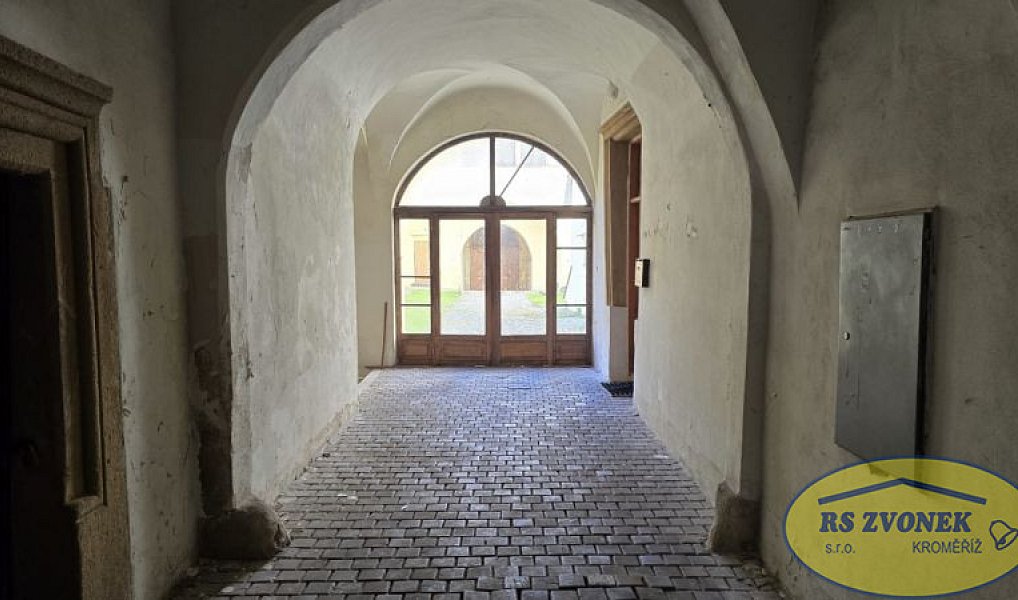 Prodej domu 1 033 m² s pozemkem 1 365 m², Kroměříž – náhled fotky 4