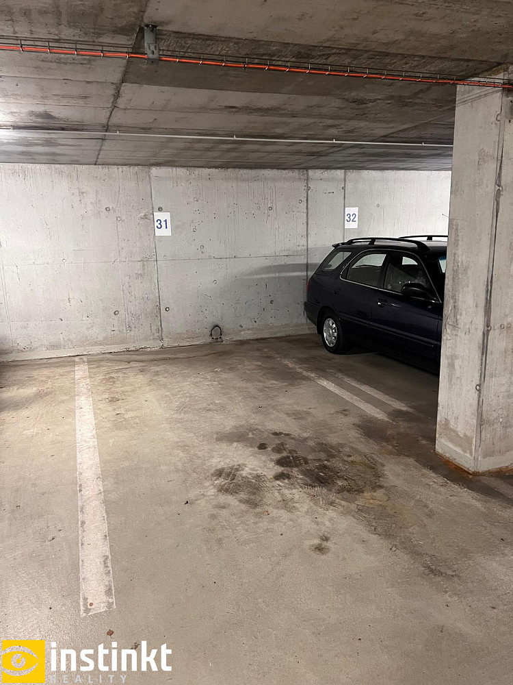 Kryté parkovací stání (20m2), ul. kollárova, plzeň centrum — photo 4