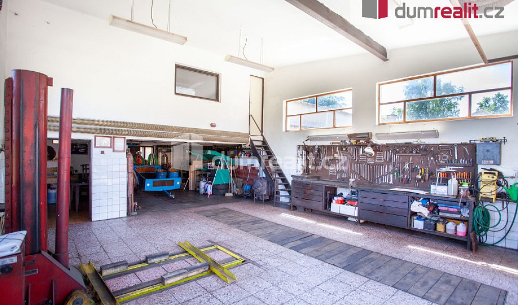 Prodej domu 321 m² s pozemkem 947 m², Netolice – náhled fotky 26