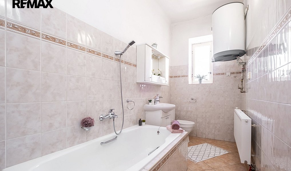 Prodej domu 200 m² s pozemkem 1 223 m², Kozárovice – náhled fotky 4