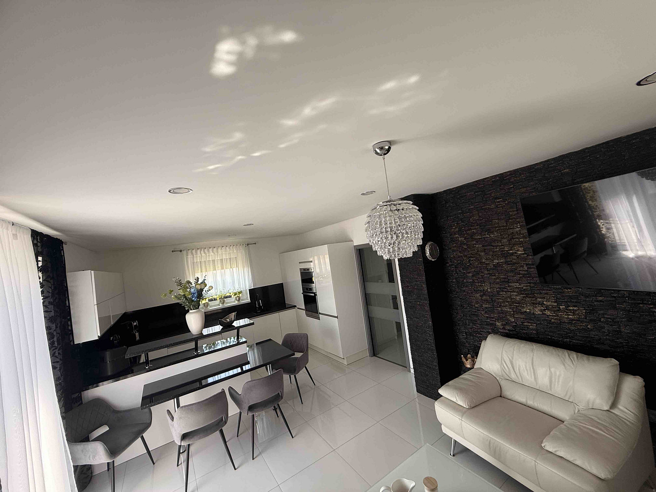 Prodej domu 85 m² s pozemkem 581 m² – fotografie 2