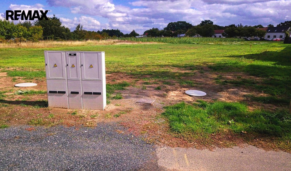 Prodej stavebního pozemku 1 013 m², Dobřichov – náhled fotky 3
