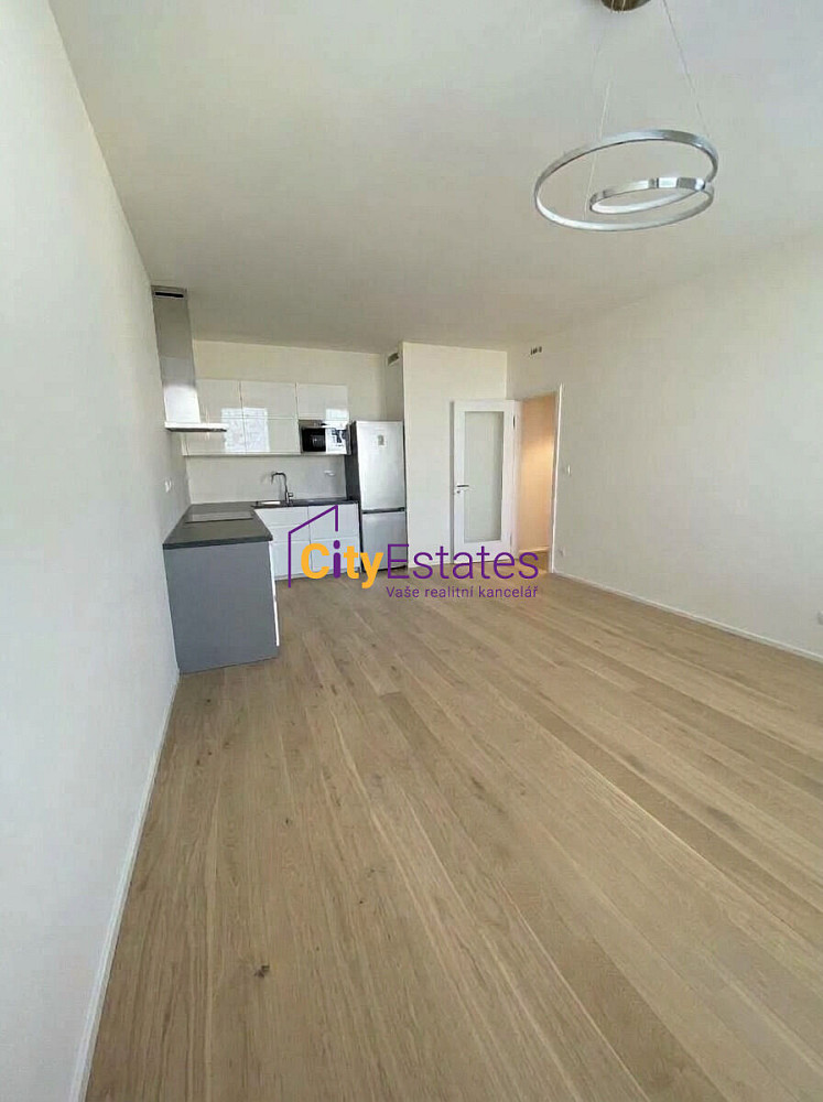 Pronájem bytu 2+kk 56 m² – fotografie 4