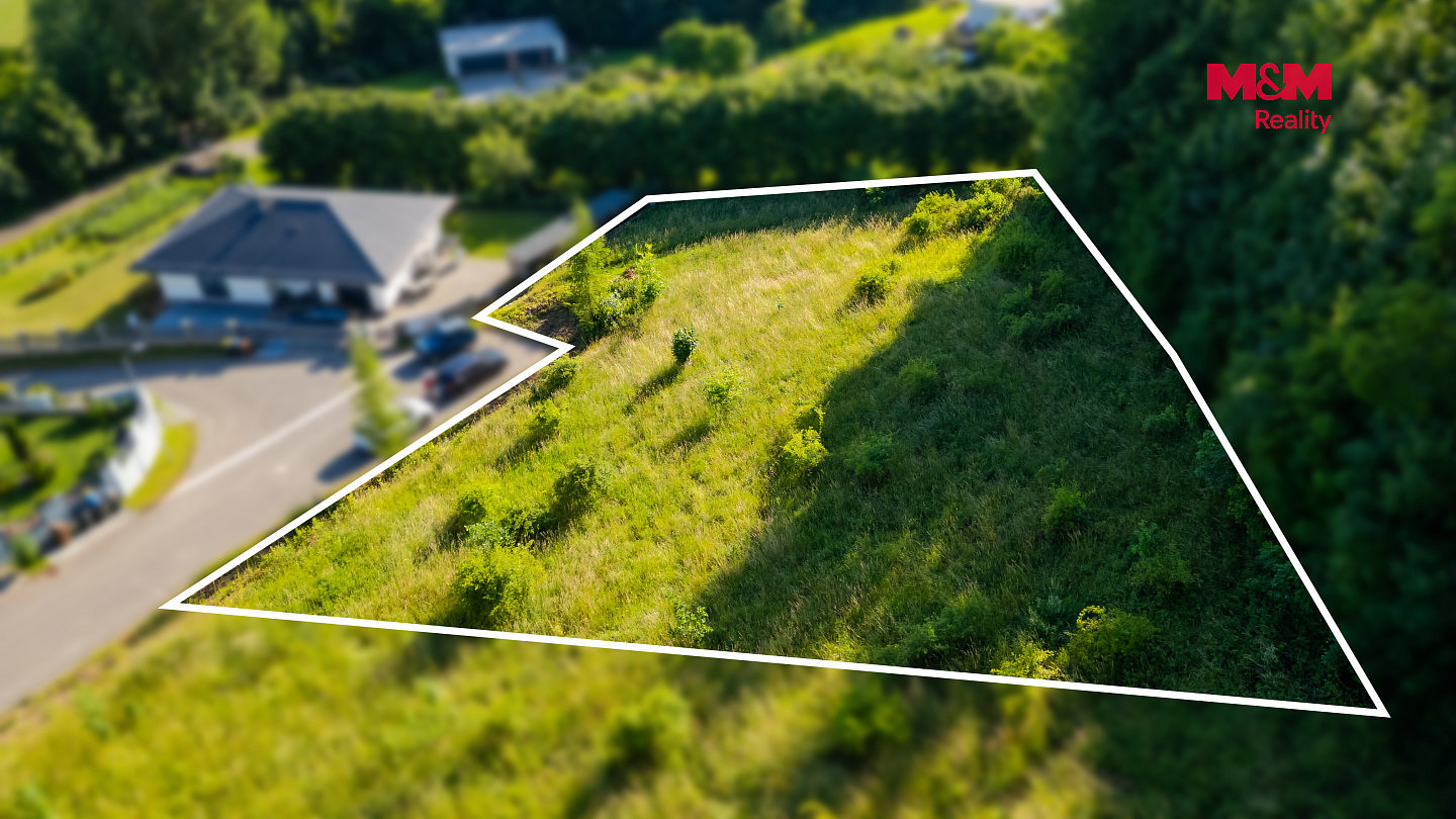 Prodej stavebního pozemku 1 831 m² – fotografie 3
