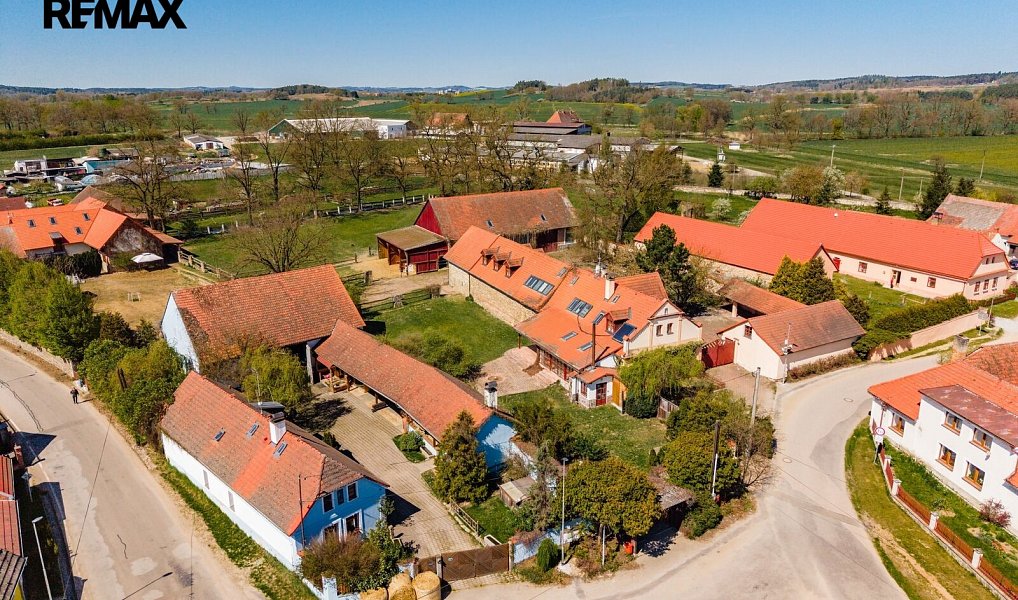 Prodej zemědělského objektu 770 m², Buzice – náhled fotky 4