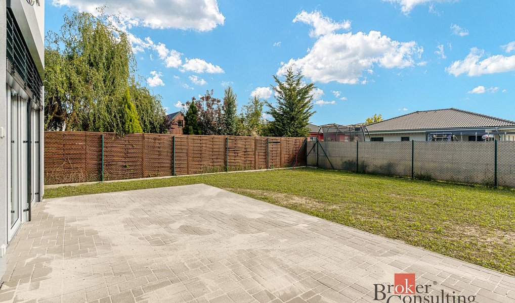 Prodej bytu 5+kk 160 m², Milovice – náhled fotky 33