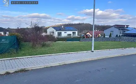 Prodej stavebního pozemku 991 m², Odolena Voda, okres Praha-východ