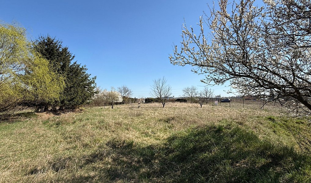 Prodej komerčního pozemku 2 978 m², Mělník – fotka 1 z 11