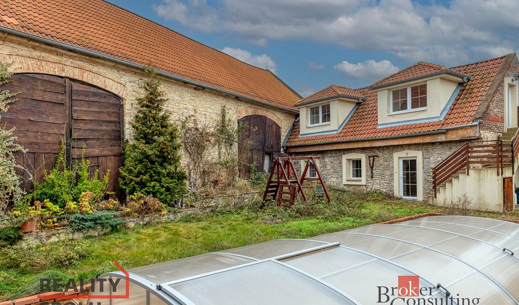 Prodej domu 579 m² s pozemkem 1 059 m², Středokluky – náhled fotky 17