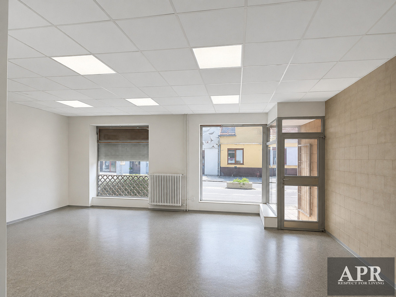 Pronájem obchodních prostor 54 m² – fotografie 2