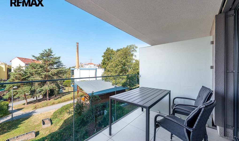 Pronájem bytu 1+kk 33 m², Praha – náhled fotky 2