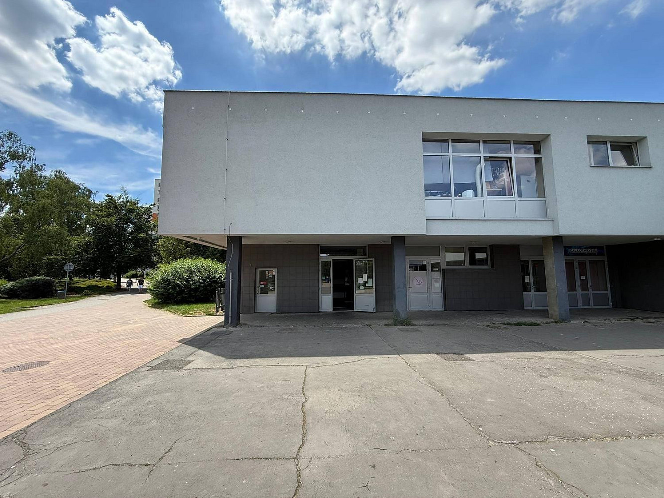 Pronájem obchodních prostor 28 m²