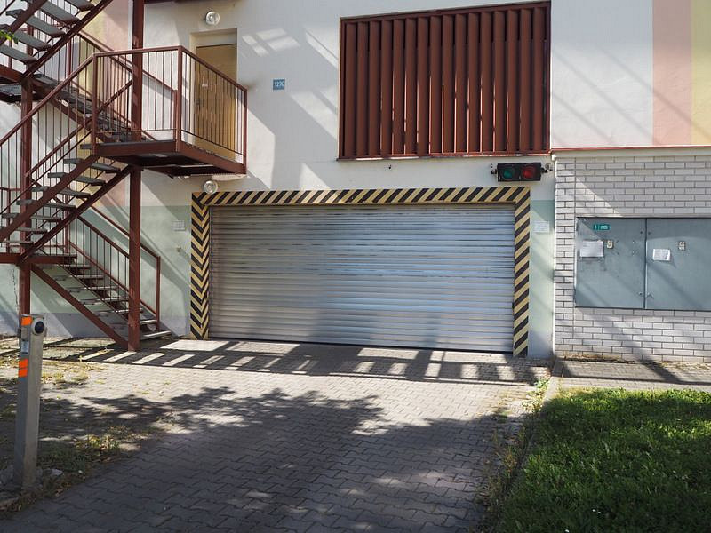 Pronájem zděné garáže ve strakonicích, ulice obránců míru — photo 5
