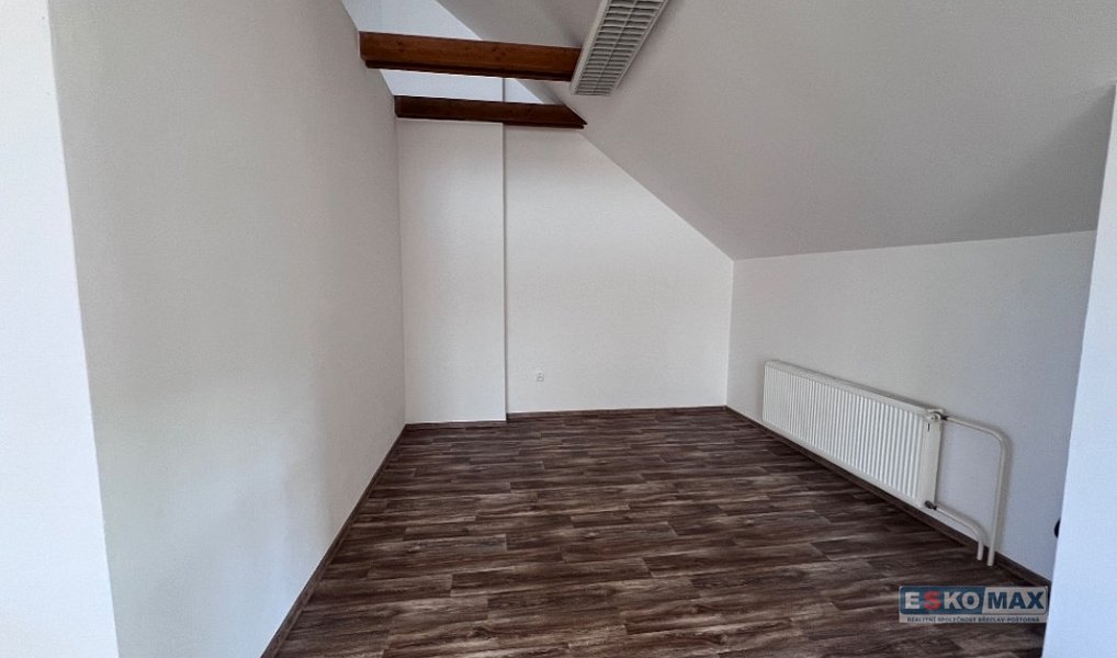 Pronájem bytu 2+1 100 m², Břeclav – náhled fotky 6