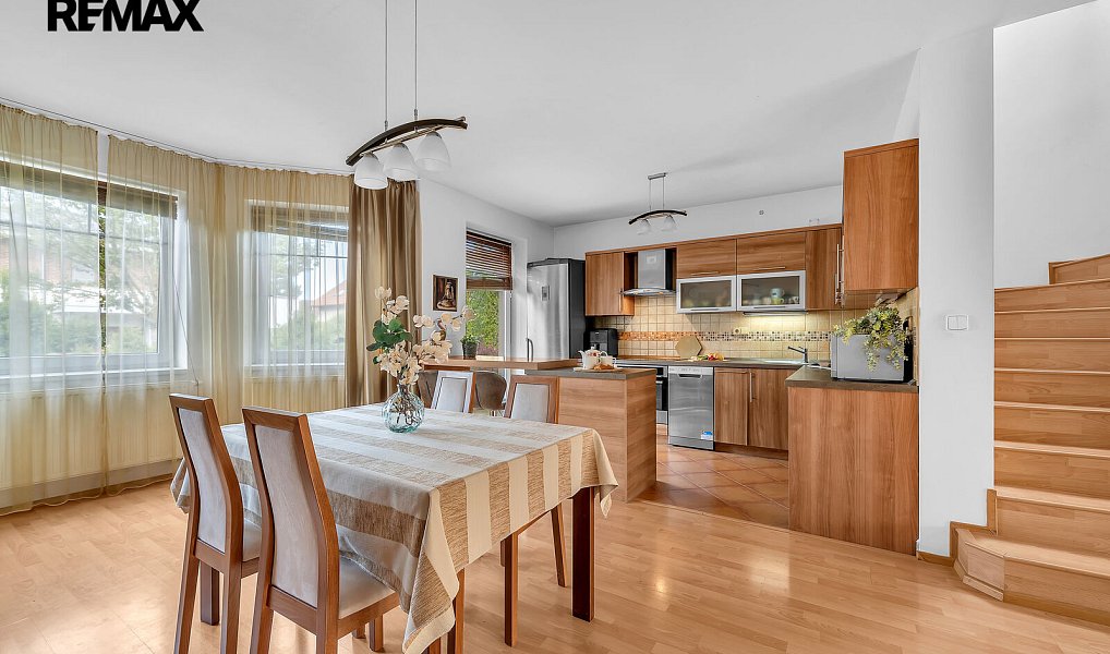Prodej domu 224 m² s pozemkem 939 m², Zdiby – náhled fotky 2